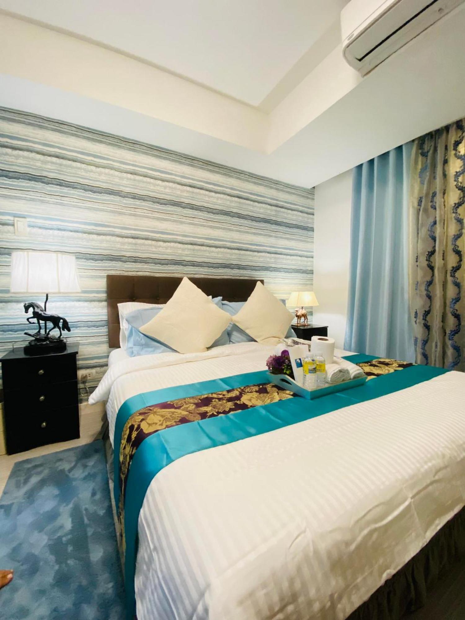 Manila Urban Resort At Azure Экстерьер фото