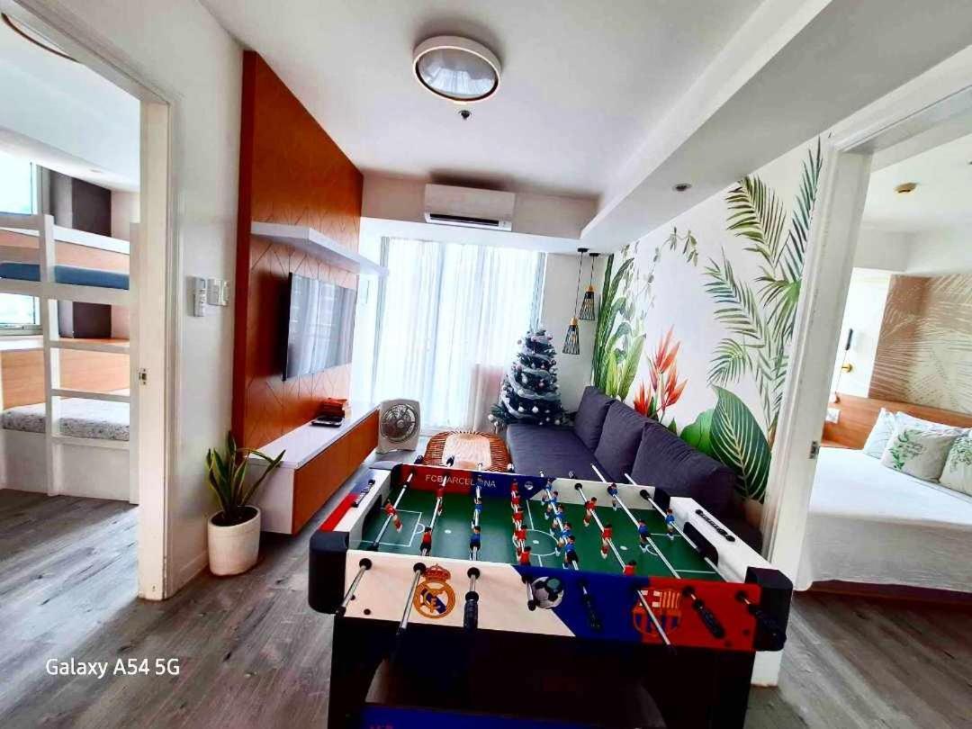 Manila Urban Resort At Azure Экстерьер фото
