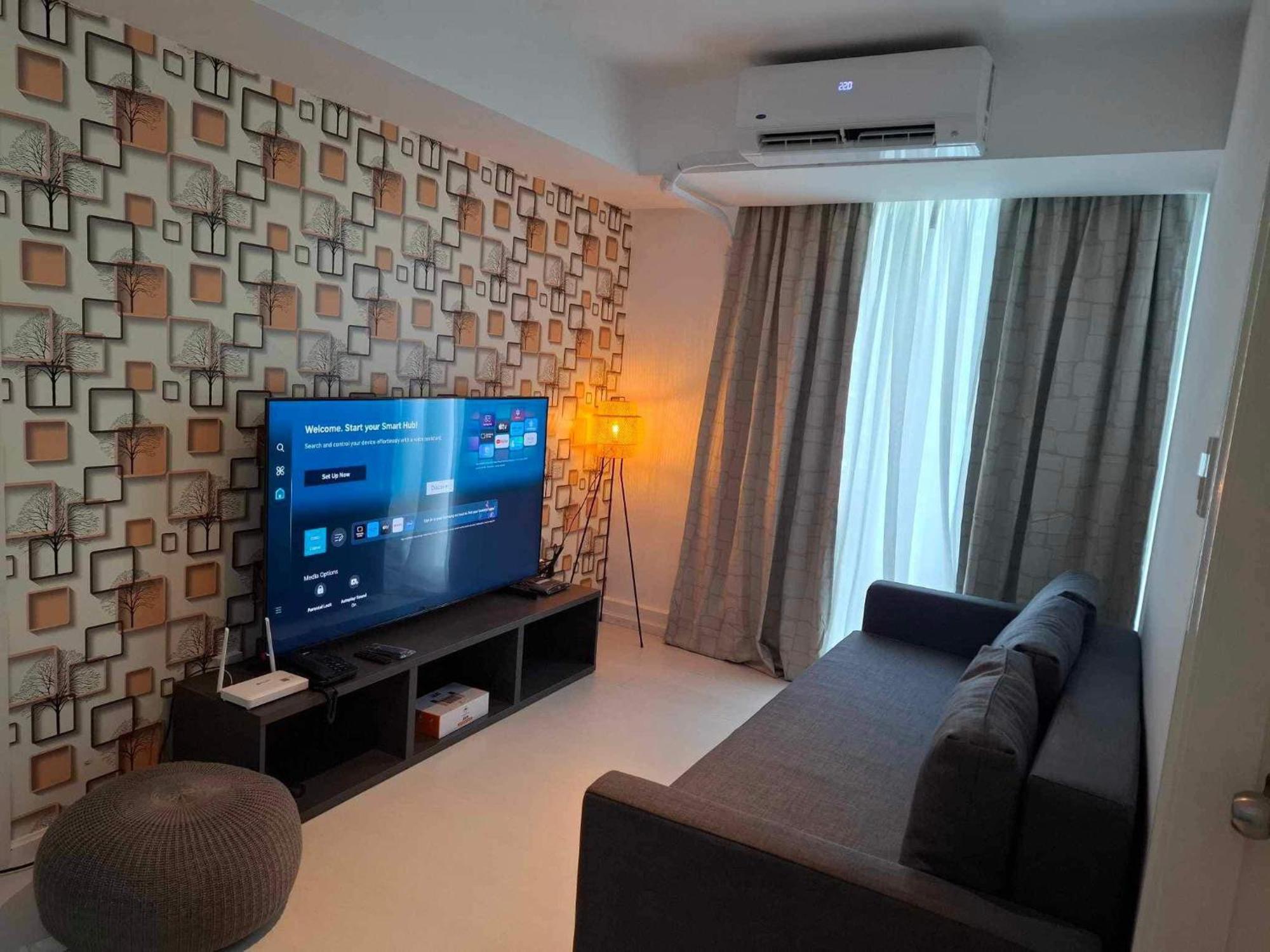 Manila Urban Resort At Azure Экстерьер фото