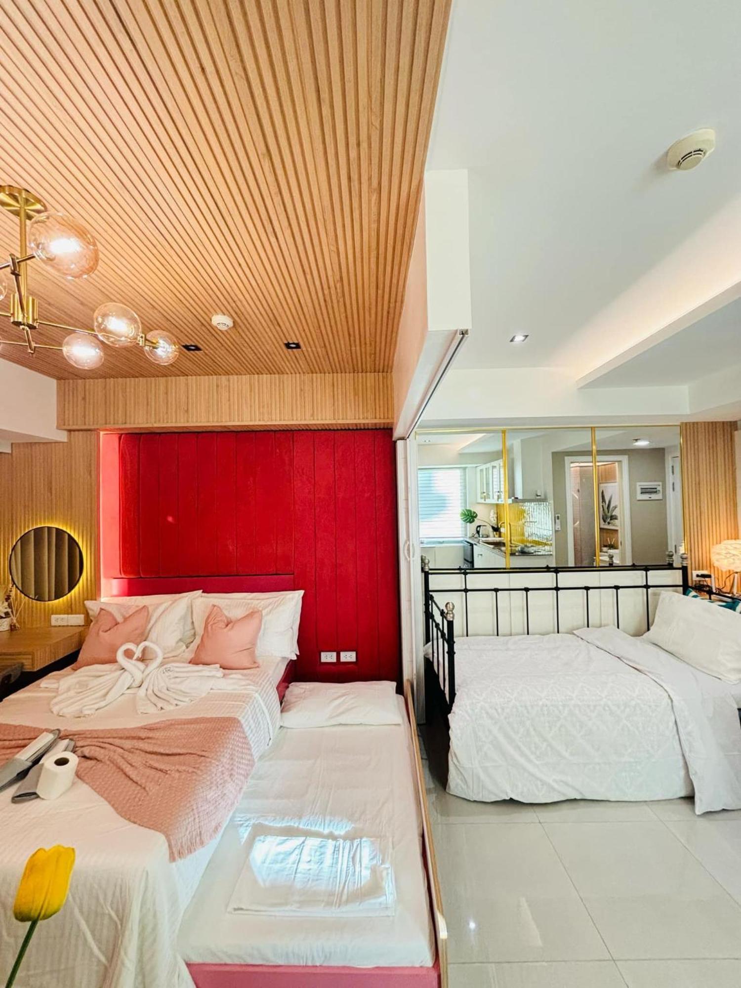 Manila Urban Resort At Azure Экстерьер фото